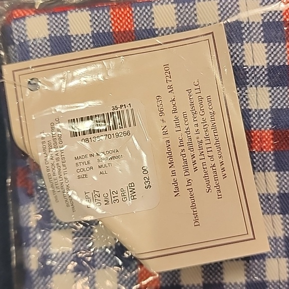 Southern Living NWT Americana Gingham and Block Apron and Potholder and Mitt set - Picture 5 of 5